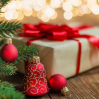 A complete holiday gift guide for poker players.